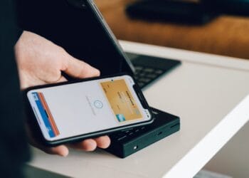 w, tags: nfc des paiements - images.unsplash.com